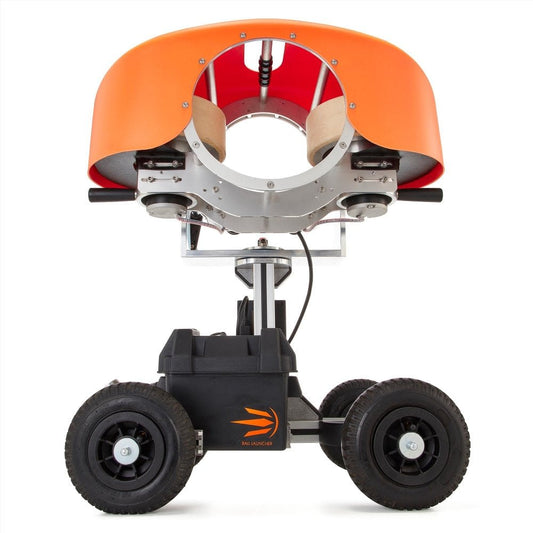 BALL-LAUNCHER FOTBALLMASKIN 6MND LEIE
