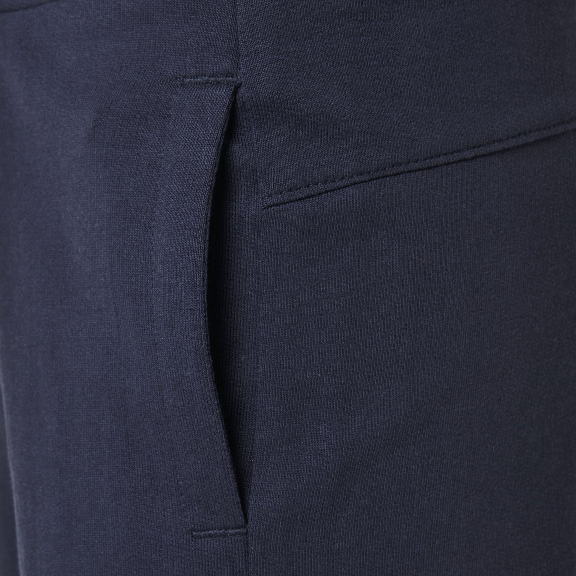 1009-BLACK IRIS