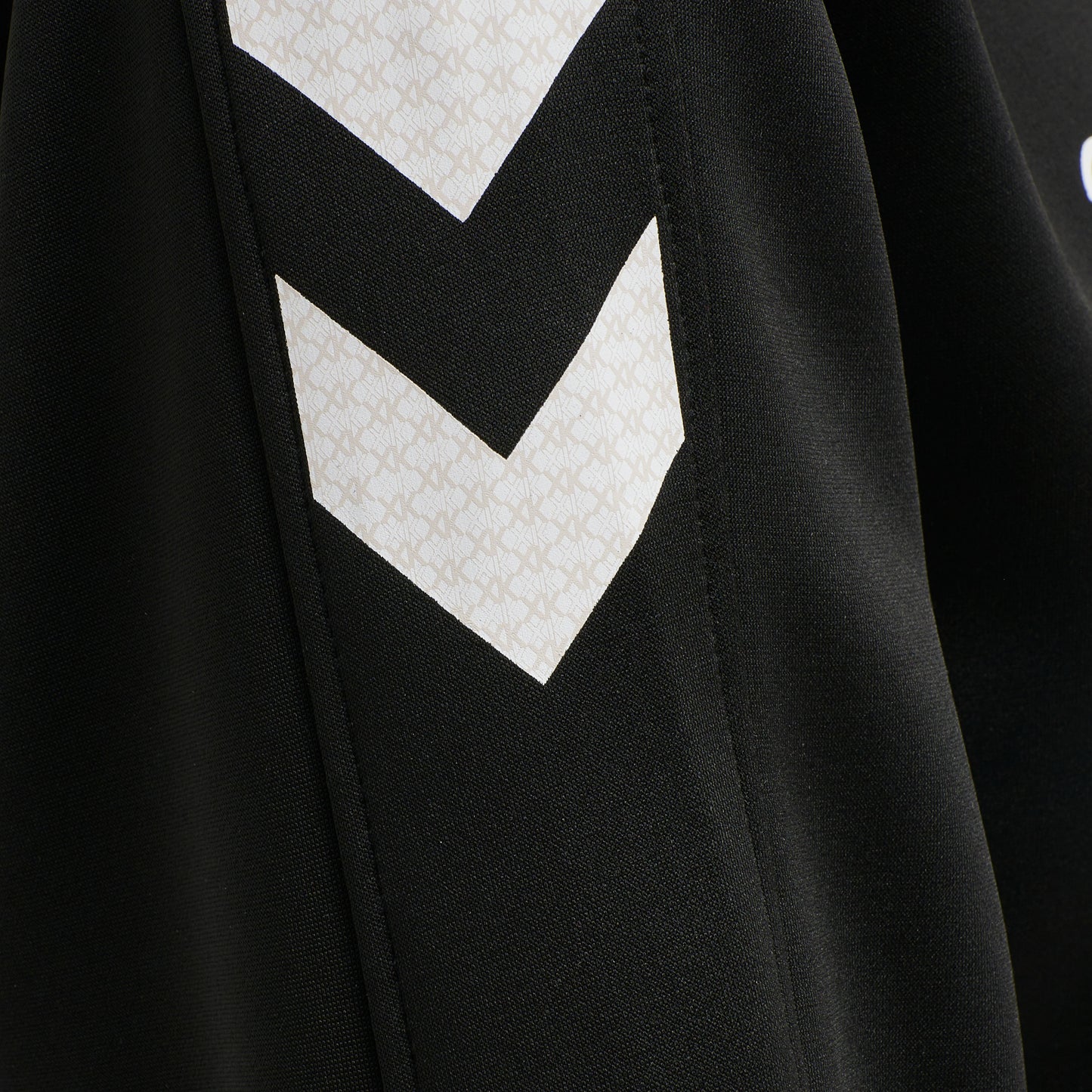 2001-BLACK