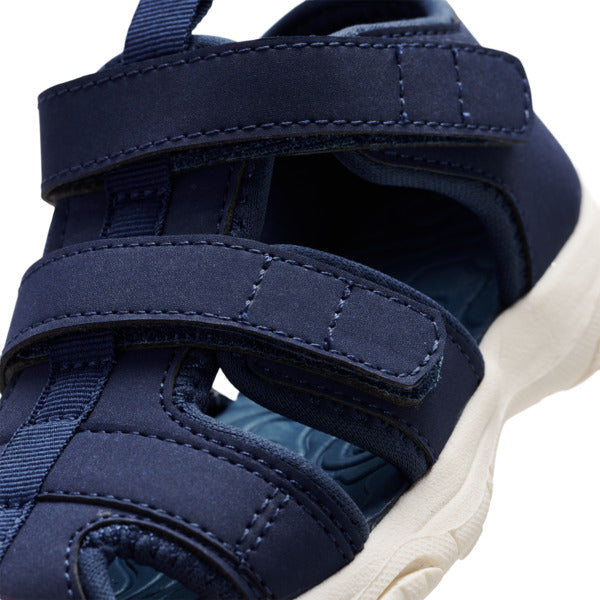 7017-NAVY PEONY
