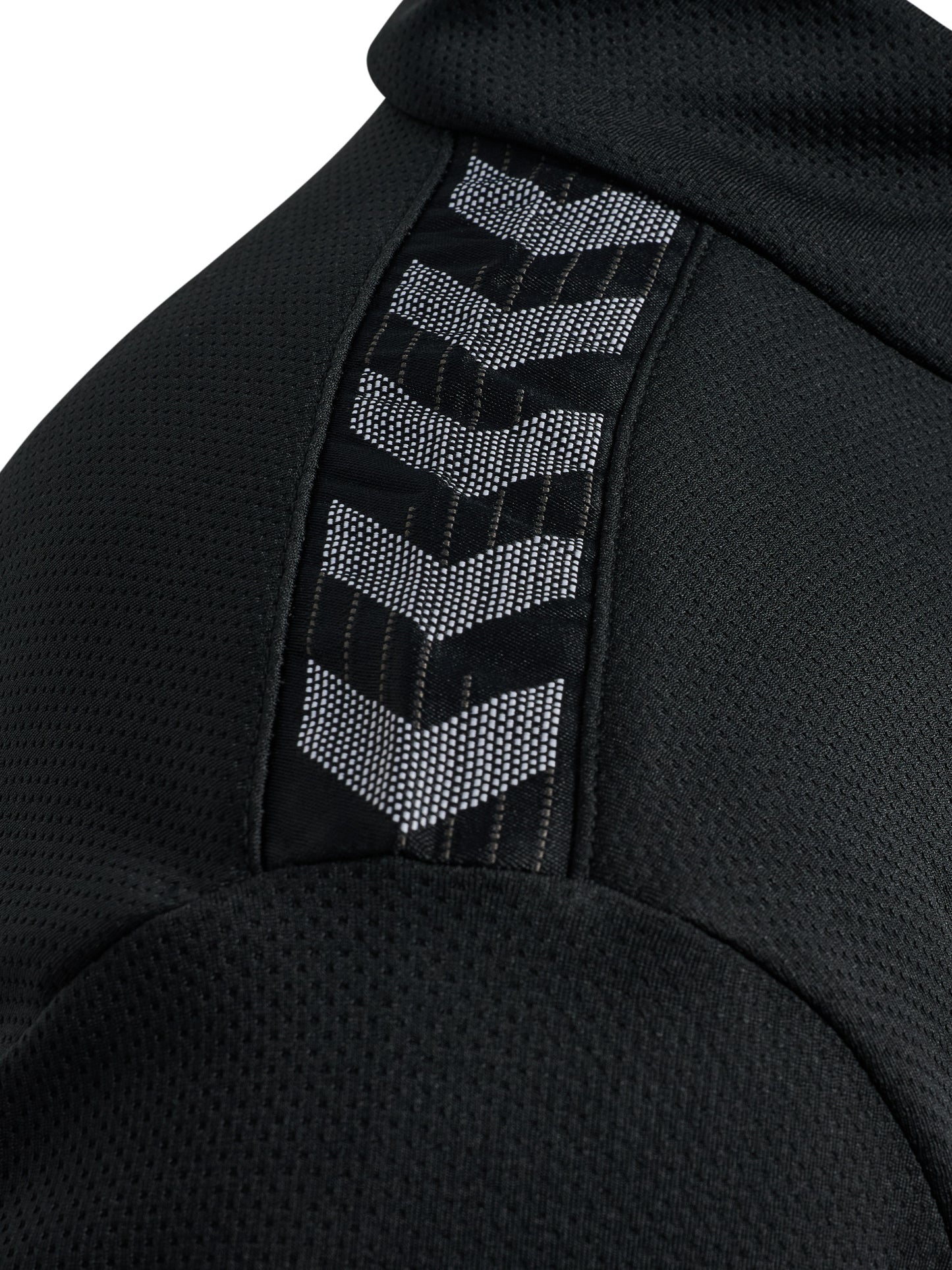 2001-BLACK