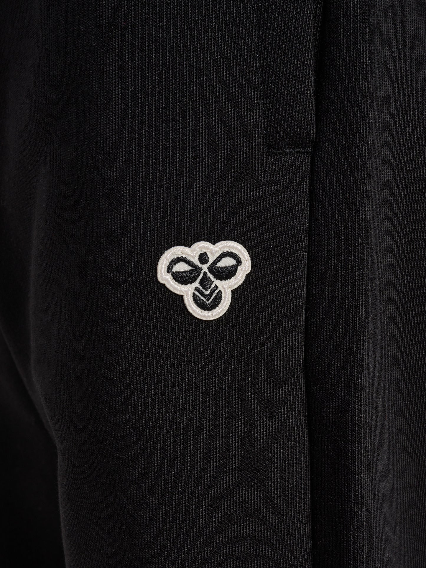 2001-BLACK